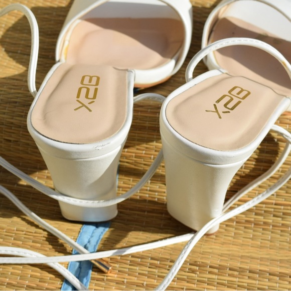 Sold - Picture 3 of 7